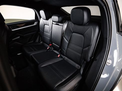 Certified 2026 Porsche Cayenne Coupe AWD/4WD image 24