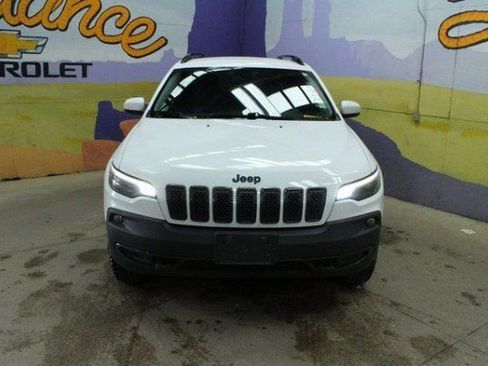 Used 2020 Jeep Cherokee Sport image 3