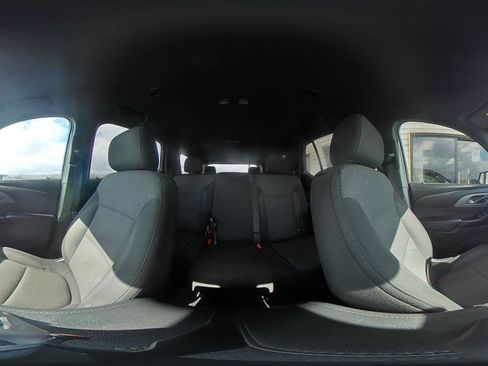 Used 2023 Chevrolet Traverse LT FWD image 43