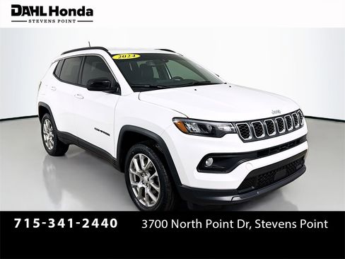 Used 2024 Jeep Compass Latitude image 1