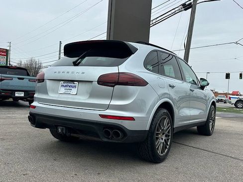 Used 2017 Porsche Cayenne image 6