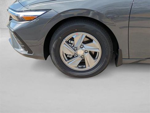 New 2026 Hyundai Elantra SE image 10
