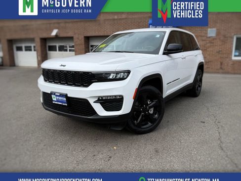 Used 2023 Jeep Grand Cherokee Limited w/ Black Appearance Package AWD/4WD image 1