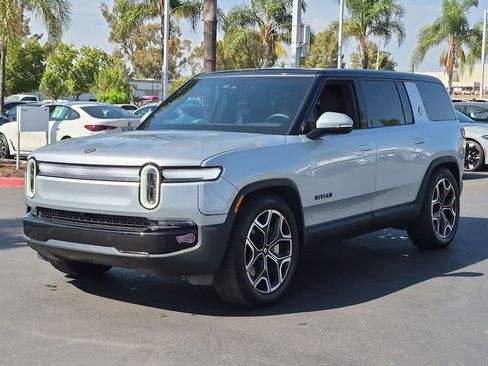 Used 2025 Rivian R1S Adventure Dual AWD/4WD image 5