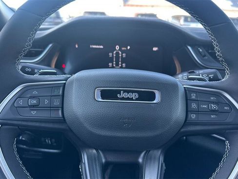 New 2025 Jeep Grand Cherokee L Laredo w/ Luxury Tech Group I image 23