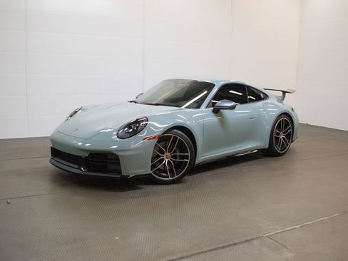 Certified 2025 Porsche 911 Carrera T RWD image 1