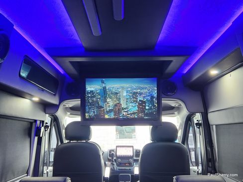 Used 2023 RAM ProMaster 2500 w/ Driver Convenience Group FWD image 5