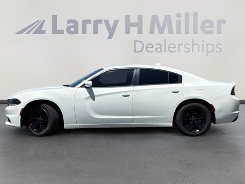Used 2018 Dodge Charger SXT Plus image 2