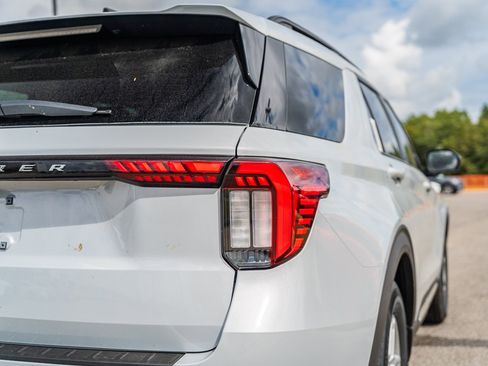 New 2025 Ford Explorer Active w/ Active Comfort Package image 9