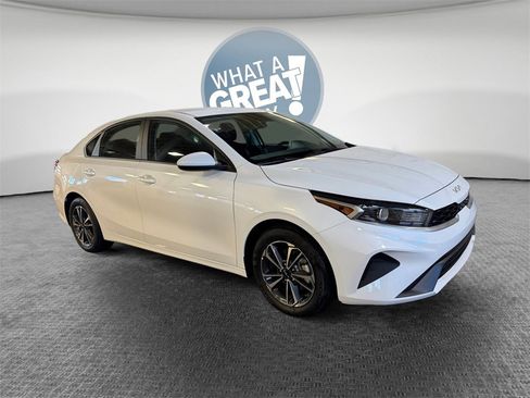 Certified 2023 Kia Forte LXS image 1