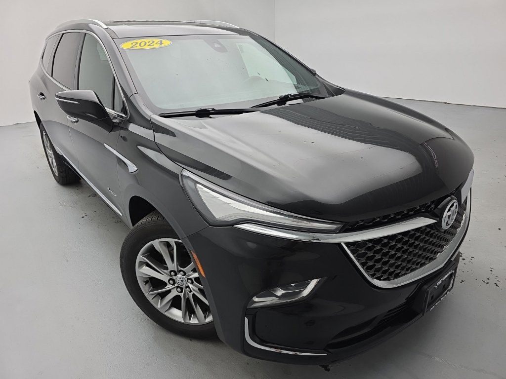 Used 2024 Buick Enclave Avenir w/ Avenir Technology Package AWD/4WD image 4