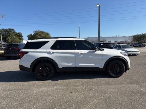 Used 2025 Ford Explorer ST-Line w/ ST-Line Street Pack image 6