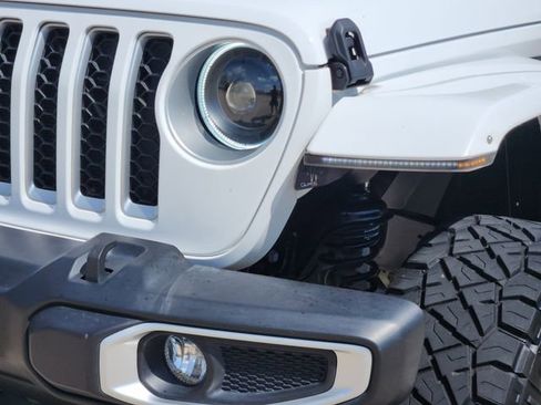 Used 2023 Jeep Gladiator Overland w/ Trailer Tow Package AWD/4WD image 9