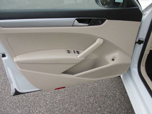 Used 2017 Volkswagen Passat 1.8T S image 51