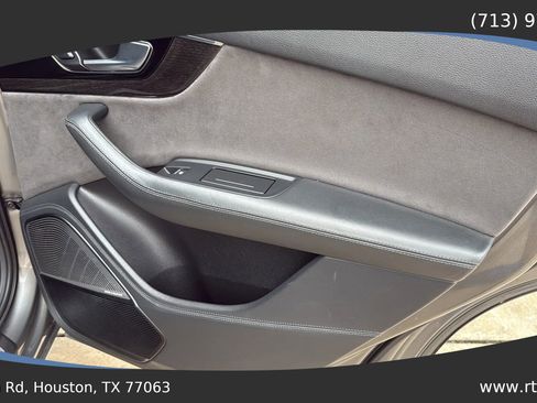 Used 2017 Audi Q7 3.0T Prestige w/ Prestige Package image 44