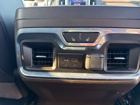 Used 2022 GMC Sierra 3500 Denali w/ Denali Ultimate Package AWD/4WD image 24