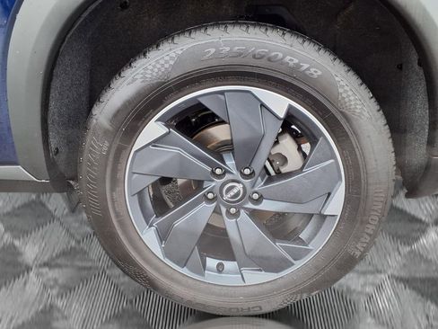 Certified 2025 Nissan Rogue SV image 21