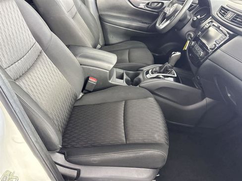Used 2019 Nissan Rogue S image 14