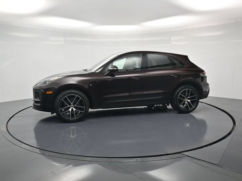Certified 2024 Porsche Macan AWD/4WD image 2