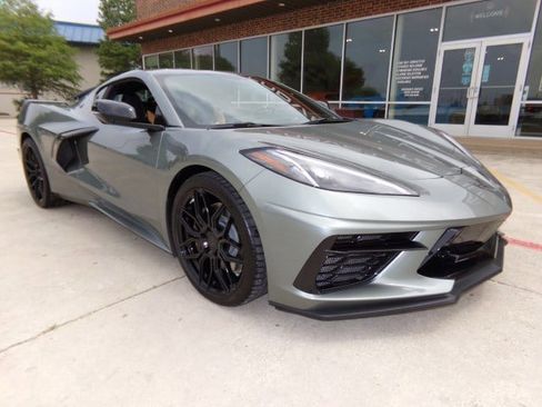 Used 2023 Chevrolet Corvette Stingray Preferred Cpe w/ Z51 Performance Package RWD image 3