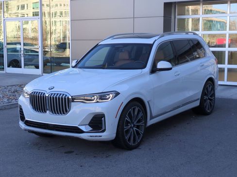 Used 2022 BMW X7 xDrive40i w/ Premium Package image 8
