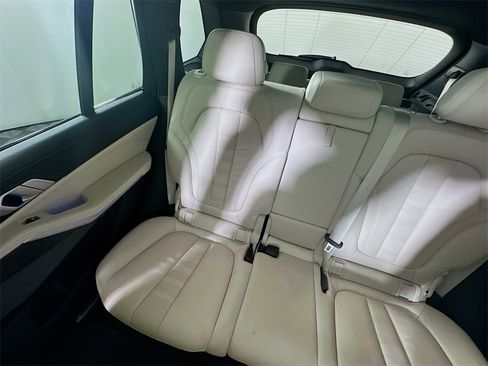 Used 2021 BMW X5 xDrive40i w/ M Sport Package image 12