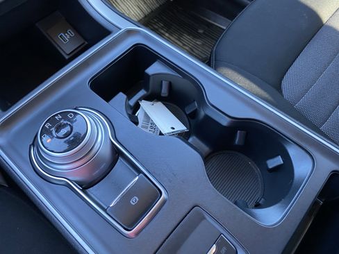 Used 2022 Ford Edge SE w/ Black Appearance Package image 14