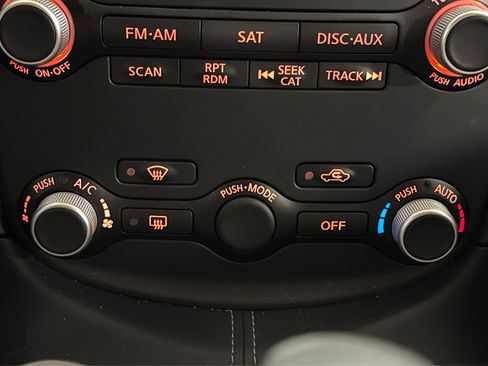 Used 2020 Nissan 370Z Touring Sport image 32