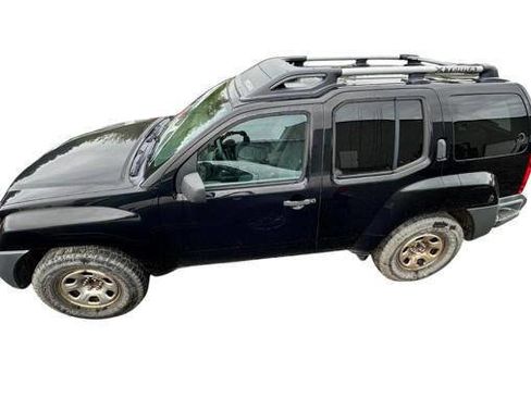 Used 2011 Nissan Xterra X RWD image 2
