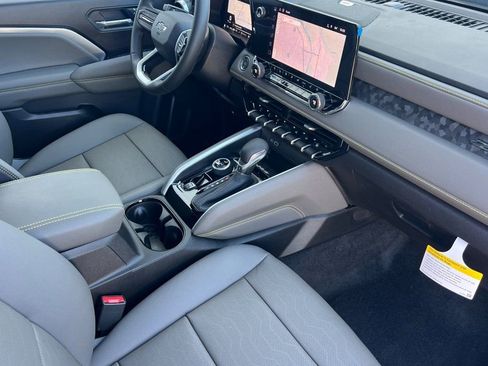 New 2026 Chevrolet Colorado ZR2 w/ Technology Package AWD/4WD image 12
