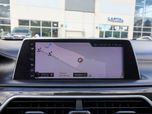 Used 2017 BMW 750i xDrive image 7