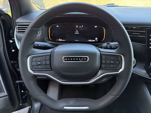 Used 2024 Jeep Wagoneer Series II image 28