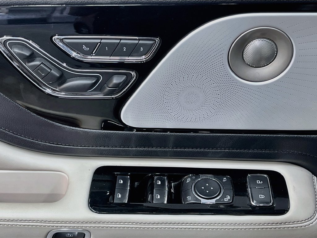 Used 2025 Lincoln Aviator Reserve w/ Equipment Group 201A AWD/4WD image 18