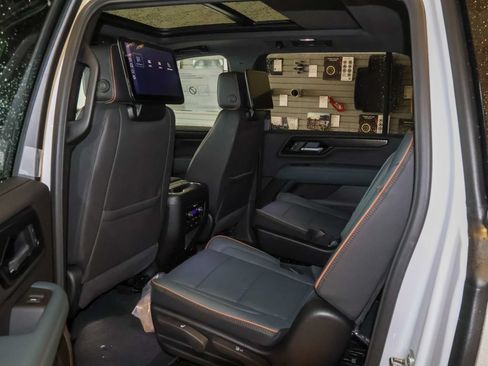 New 2026 GMC Yukon XL AT4 w/ AT4 Premium Plus Package AWD/4WD image 12