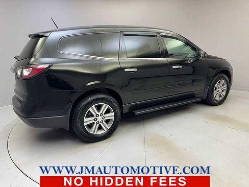 Used 2017 Chevrolet Traverse LT image 5