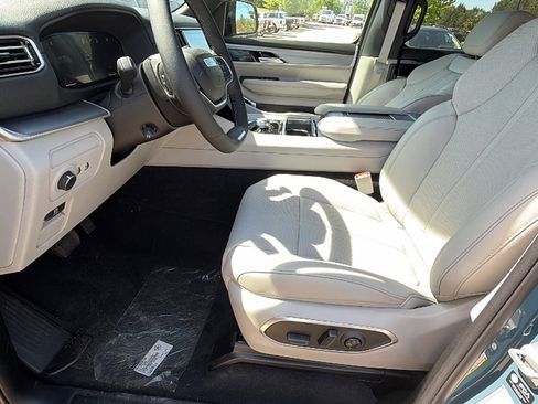New 2026 Jeep Grand Wagoneer Limited AWD/4WD image 16