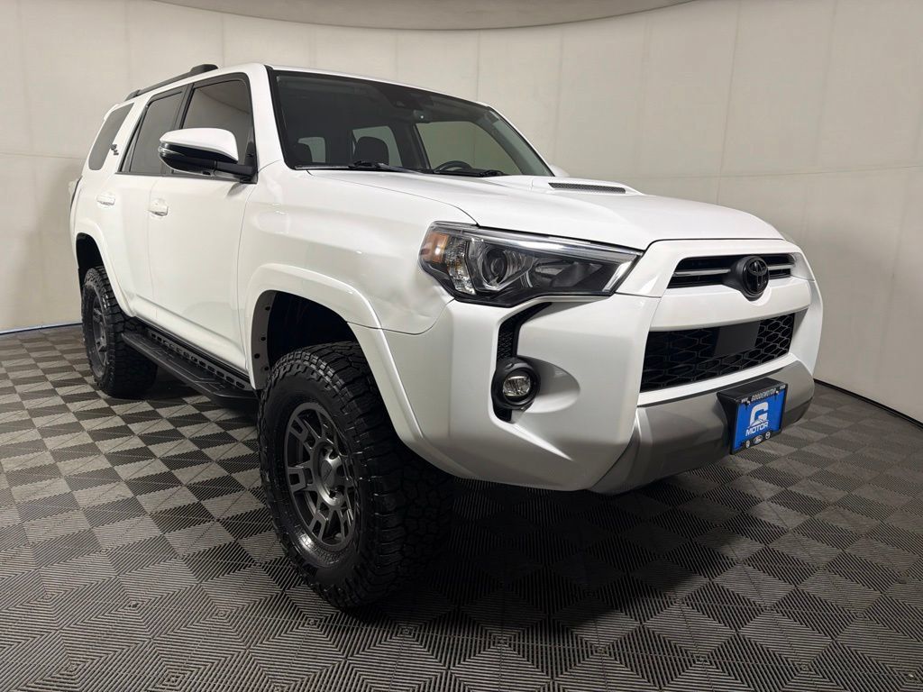 Used 2022 Toyota 4Runner TRD Off-Road Premium AWD/4WD image 2