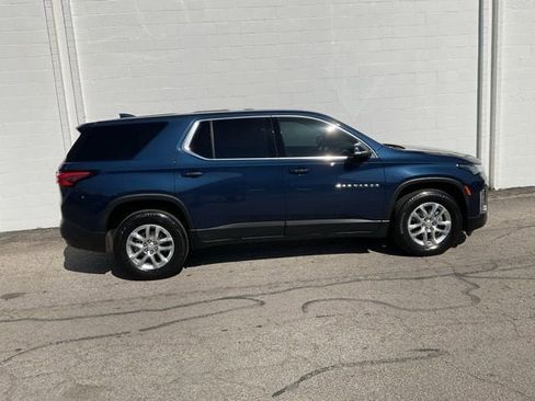 Used 2023 Chevrolet Traverse LS w/ Safety Package image 3