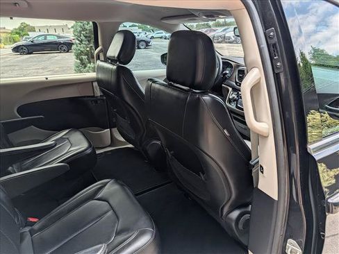 Used 2020 Chrysler Voyager Lxi FWD image 15