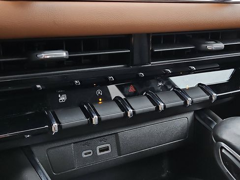 Certified 2024 GMC Canyon AT4 w/ AT4 Premium Package image 16