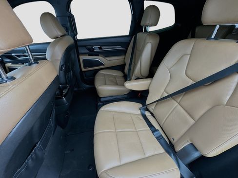 Used 2020 Kia Telluride SX FWD image 16