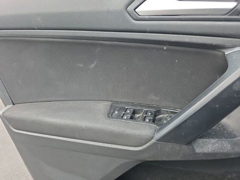 Used 2021 Volkswagen Tiguan S FWD image 19