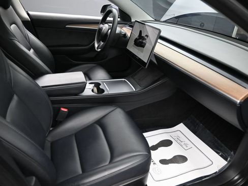 Used 2023 Tesla Model 3 Standard Range RWD image 32