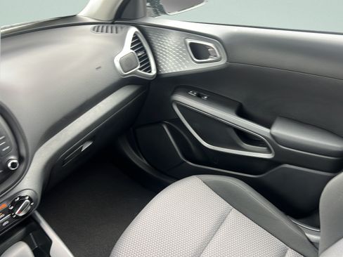 Certified 2025 Kia Soul LX w/ LX Technology Package FWD image 13