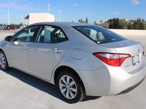 Used 2015 Toyota Corolla LE FWD image 2