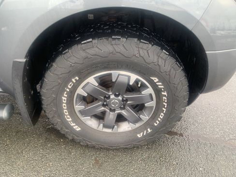 Used 2019 Nissan Frontier PRO-4X image 9