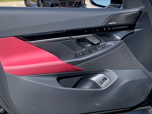 Used 2025 BMW 530i image 25