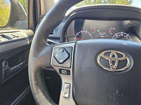 Used 2021 Toyota 4Runner SR5 AWD/4WD image 31