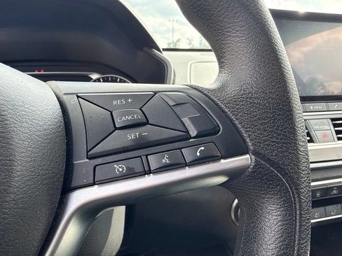 Used 2024 Nissan Altima 2.5 SV FWD image 10