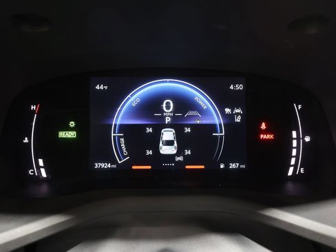 Used 2025 Toyota Camry LE image 11